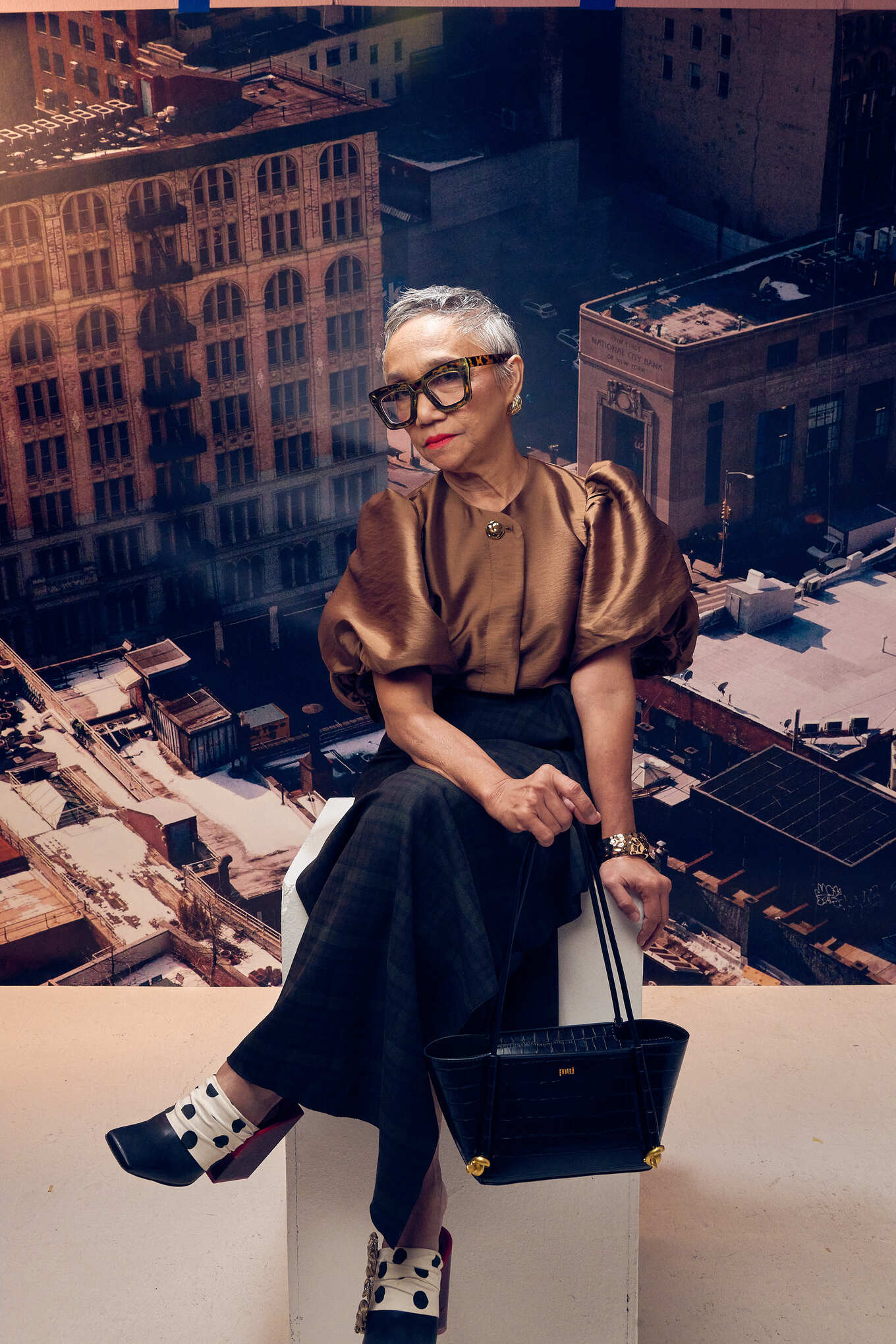 (PRE-ORDER) LAURA in Midnight