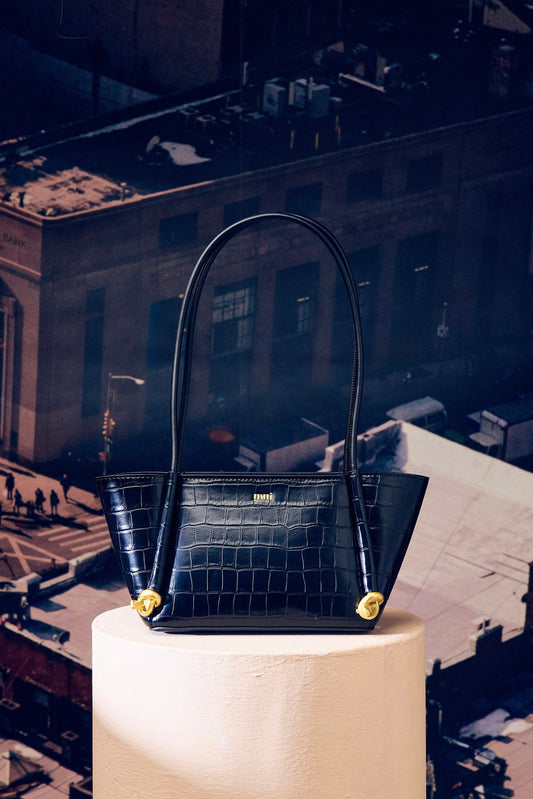 (PRE-ORDER) LAURA in Midnight