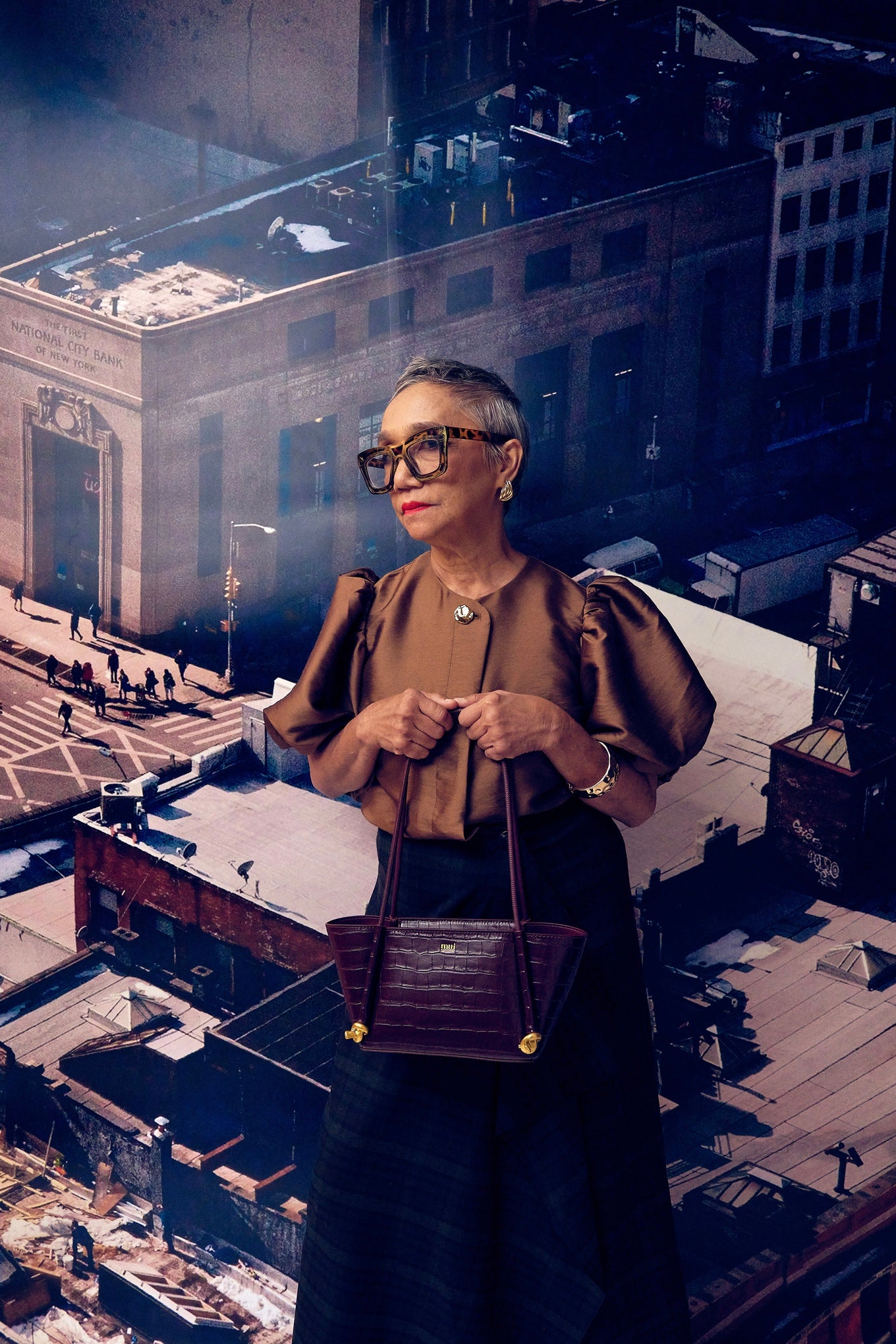 (PRE-ORDER) LAURA in Mahogany