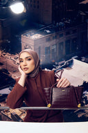 (PRE-ORDER) LAURA in Mahogany